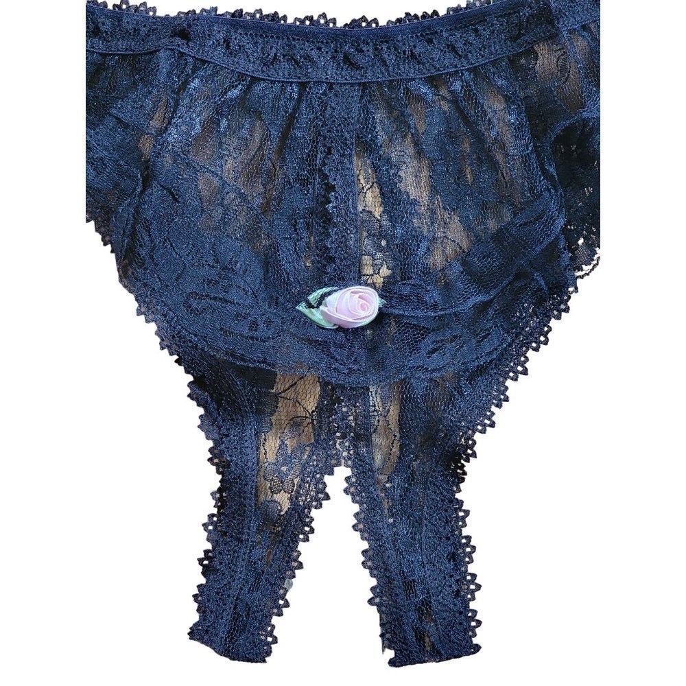 Elegant Moments Crotchless Panties Sexy Black Floral Lace One Size NWT - Picture 3 of 11